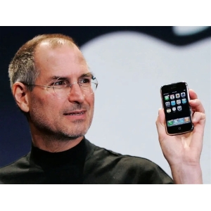15年前的未拆封初代iPhone拍出24万元天价：乔布斯改变世界之作