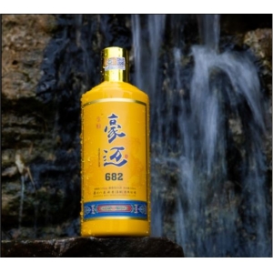 云仓酒庄豪迈白酒向消费者展示专业的酿酒技术和传统工艺  